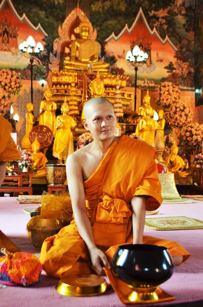 タイで有名な日本の住職、僧侶だった光男が日本で婚姻届けを提出 - タイ バンコク タイ自由ランド