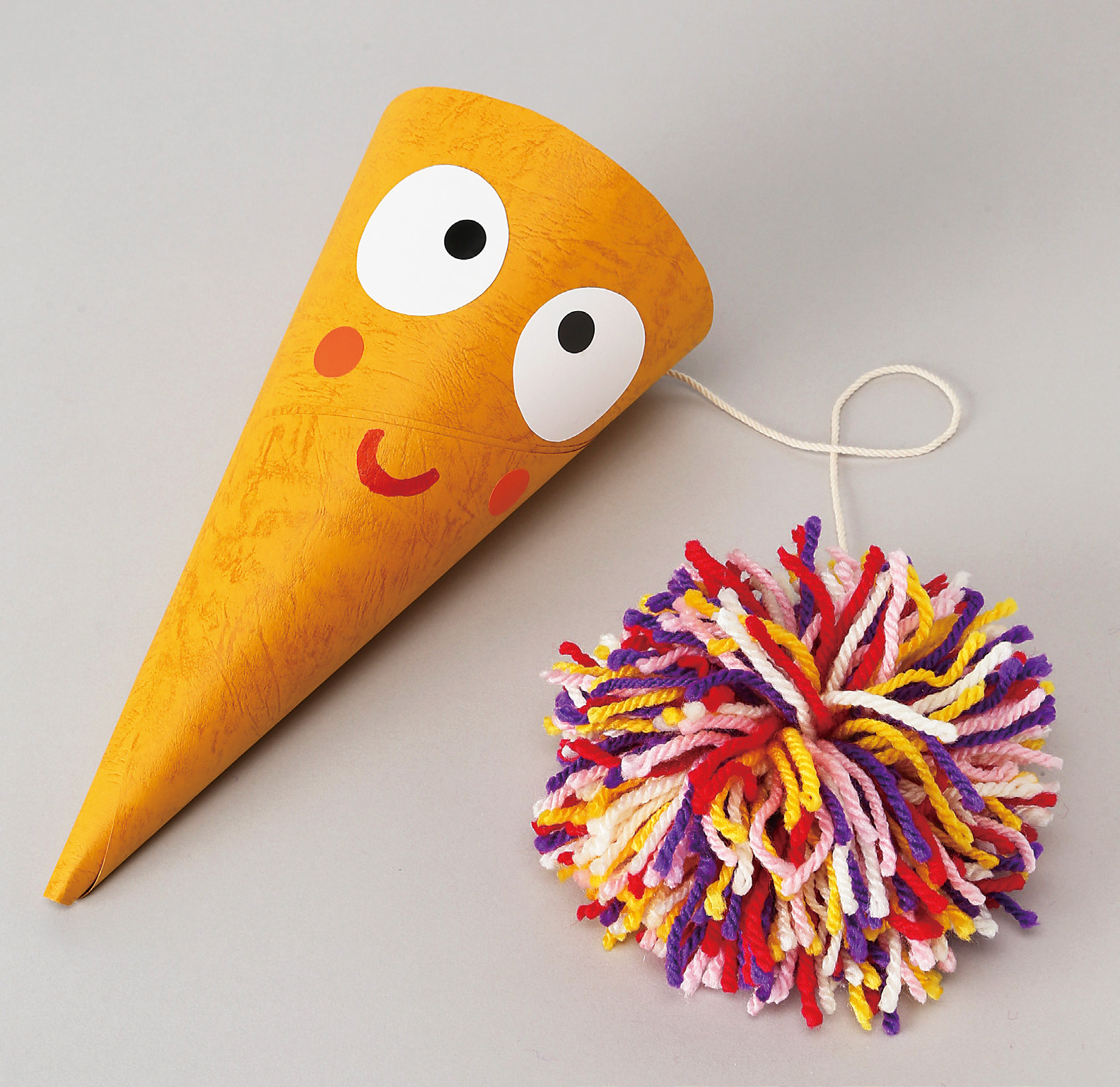 身近な素材で「引っぱる」手作りおもちゃ ０・１・２歳児が夢中で遊ぶ！ かんたん手作りおもちゃ みんなの幼児と保育