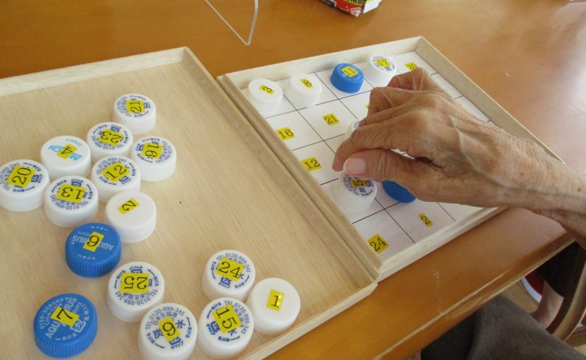 リハビリデイサービスでの脳トレと巧緻性訓練