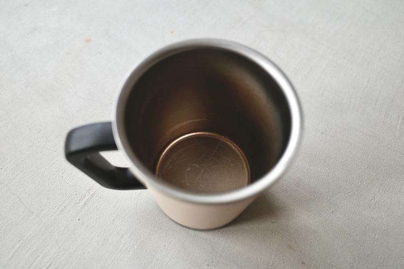 過炭酸ナトリウムでマグカップのコーヒー・茶渋汚れの落とし方—漂白した例madam8ブログ