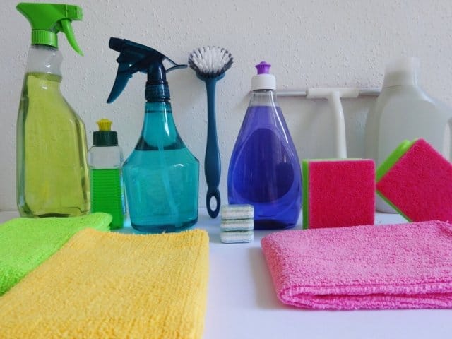 トイレの清掃の重要性と業者に依頼するメリット日常清掃・定期清掃・ビル清掃ならアーネスト