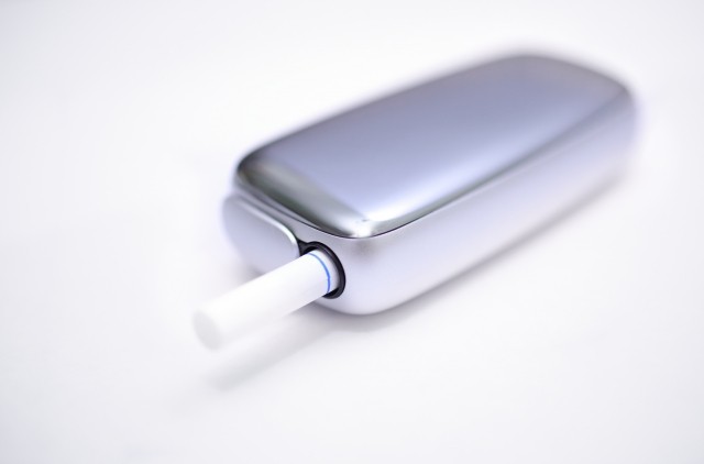 NICOLESS ニコレス を実際に吸ってみた感想や味・香りの評判を解説！アイコスで禁煙できるの