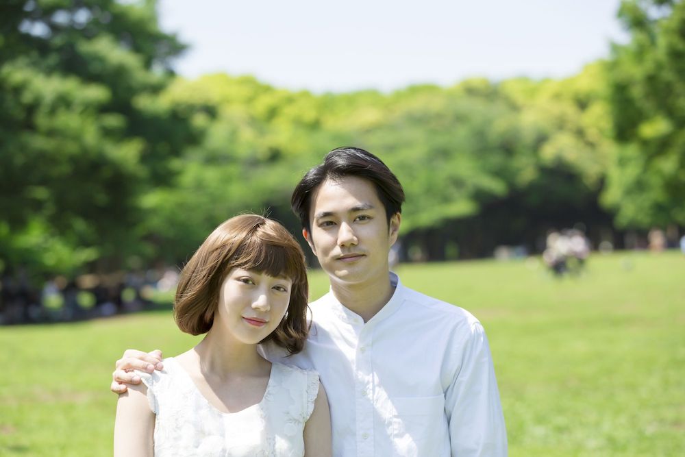 ボディタッチで「肩」をポンポン叩く男性心理とは？TABI LABO