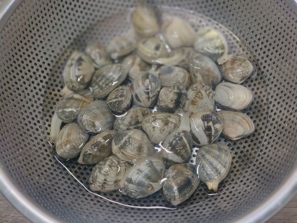 アサリの砂抜き！濃度３％の食塩水の作り方