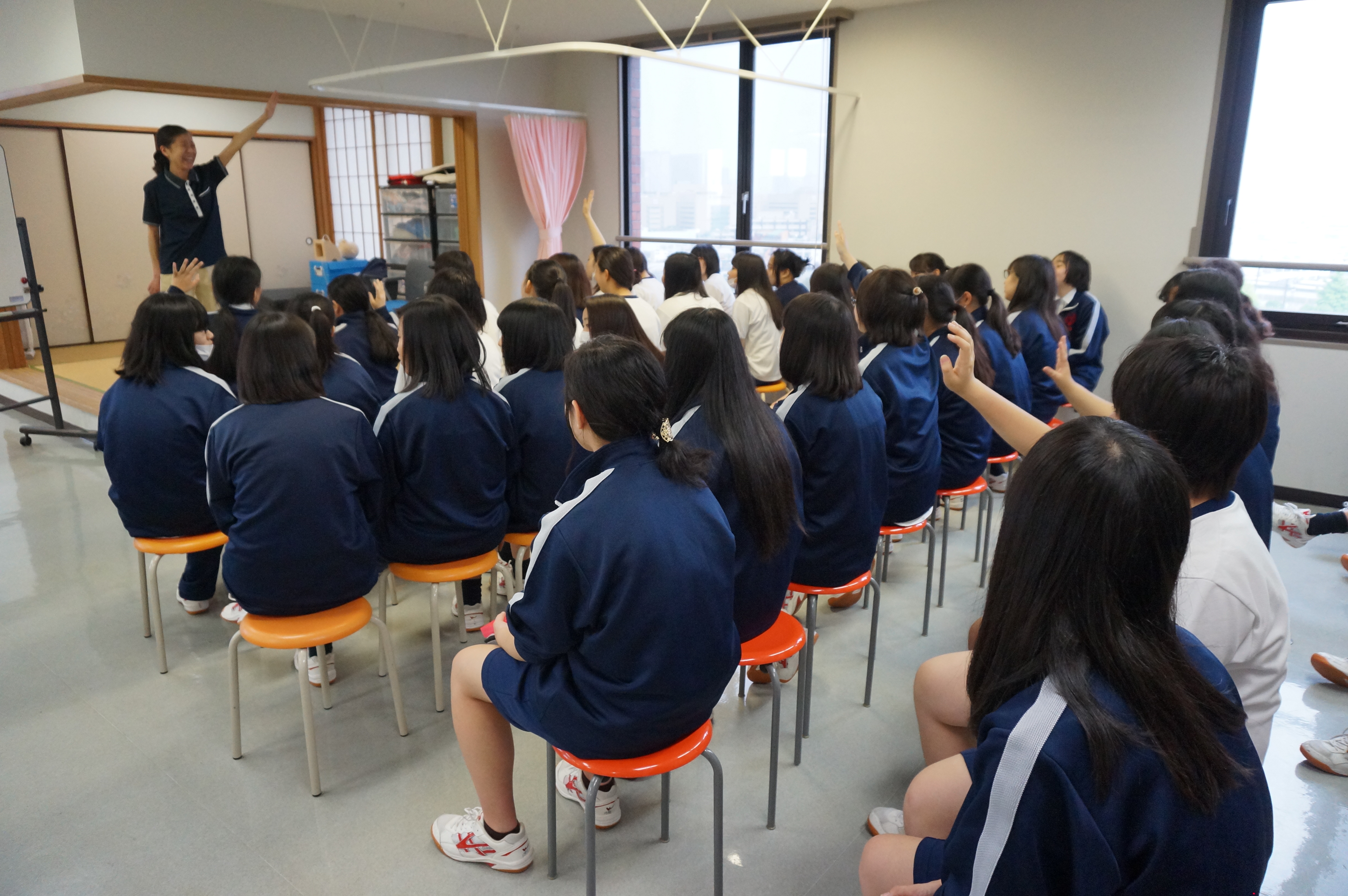 ボディメカニクスの8原則を解説！介護現場で活用して腰痛を予防しよう