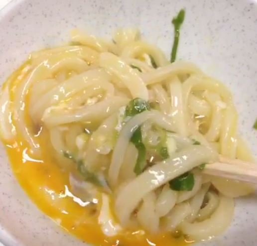 二日酔いの胃にしみた ！あるもので即うま♪オクラとろろ昆布うどんゆうき酒場