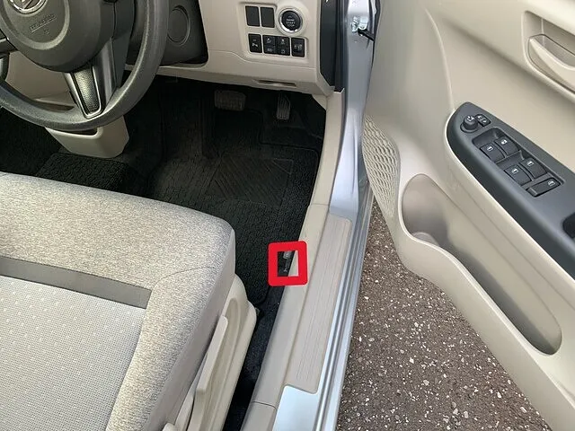 日曜日作業ご予約！ダイハツミライースのフェンダーライナー交換！傷・錆・凹み・事故修理 自動車板金塗装専門店北海道札幌市 株 ラルフ札幌店do-blog ドゥブログ