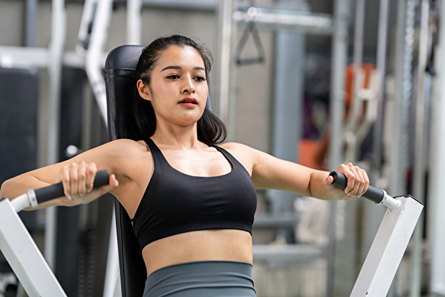 ベンチプレスの効果 女性に嬉しい6選を解説！バストアップだけじゃない！ – 群馬県伊勢崎市のパーソナルトレーニング・ダイエット専門ジムAimhigh