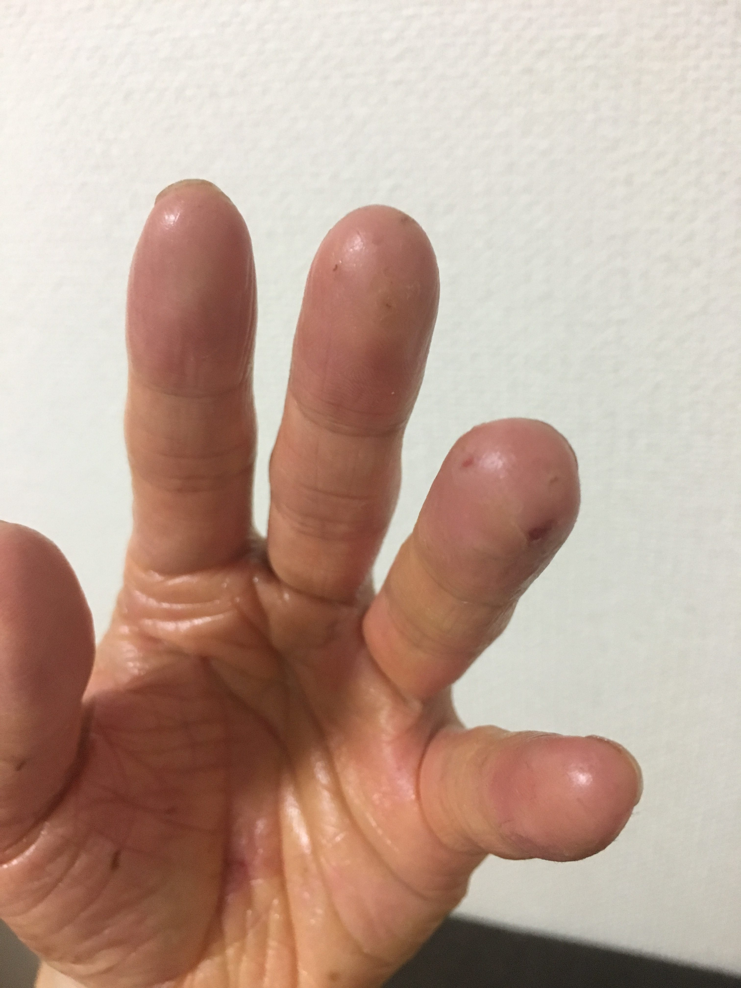 ヘアカットする美容師の手元 11031091385 の写真・イラスト素材アマナイメージズ