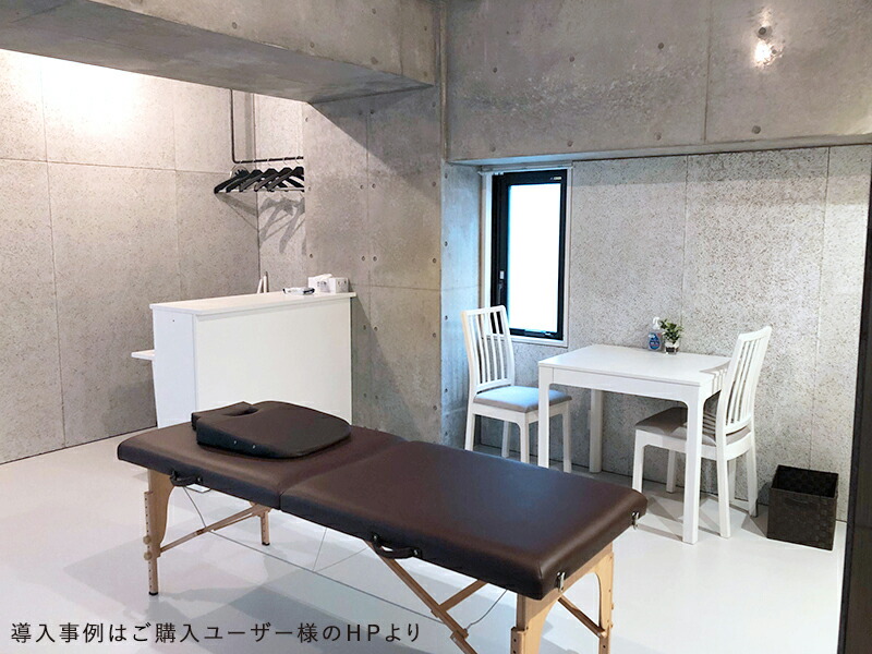 治療院さまに最適な木目調柄の受付カウンターと工夫するポイント - 整骨院・接骨院の内装・看板リラクゼーションサロンの開業をフルサポ