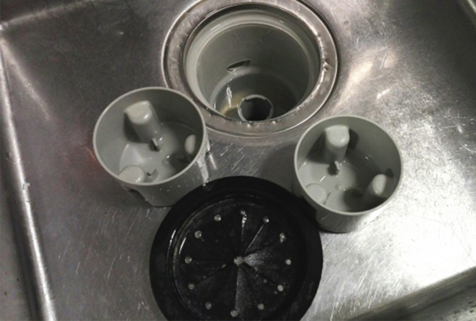 お風呂のゴムパッキンのカビが取れない！落ちない黒カビはこう落とす