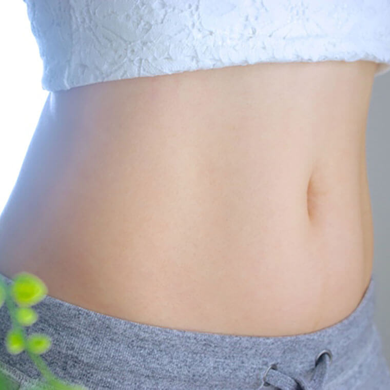 知らないと損!全身を細くするプロ直伝の方法いつもイイねやコメントありがとうございます💕 今日は寝る前これだけで全身を細くするエクササイズです😊肩甲骨周りの筋肉をほぐす事で背中の大きな筋肉が働くようになり全身が痩せます! 全身痩せだけじゃなくて背中痩せや