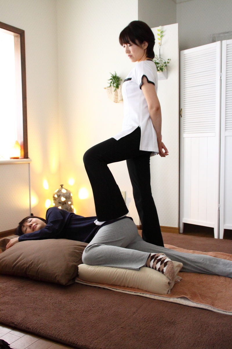 ほっこりマッサージ 「その2：ふくらはぎマッサージで、自律神経を穏やかに。」ママのミカタPROJECTこども赤ちゃんの写真撮影ならスタジオアリス