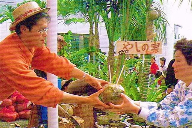 ヤシの実ジュースを飲んでみた インドワウネタ海外生活