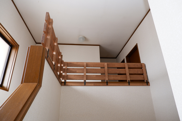 階段 手摺り 吹き抜け用 転落防止サイズオーダーネット幅301～400cm高さ201～300cm網 落下防止ネット 安全ネット室内用ネット 屋内用ネット 屋内向け ラッセル ナイロン おしゃれ シンプル アイアン 住宅 柵 マンション 店舗 商業施設