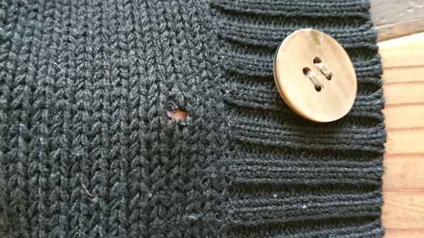 プロ解説 ニットの穴を修理する方法とは？ キレイに直すやり方を紹介