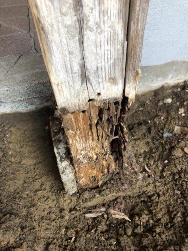 腐食したウッドデッキ。女性でも補修できた！根太交換編さんぽmichi