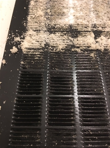 意外な粉”が活躍！「換気扇フィルター」のベタベタ汚れをスッキリ落とす掃除術「知らなかった 」