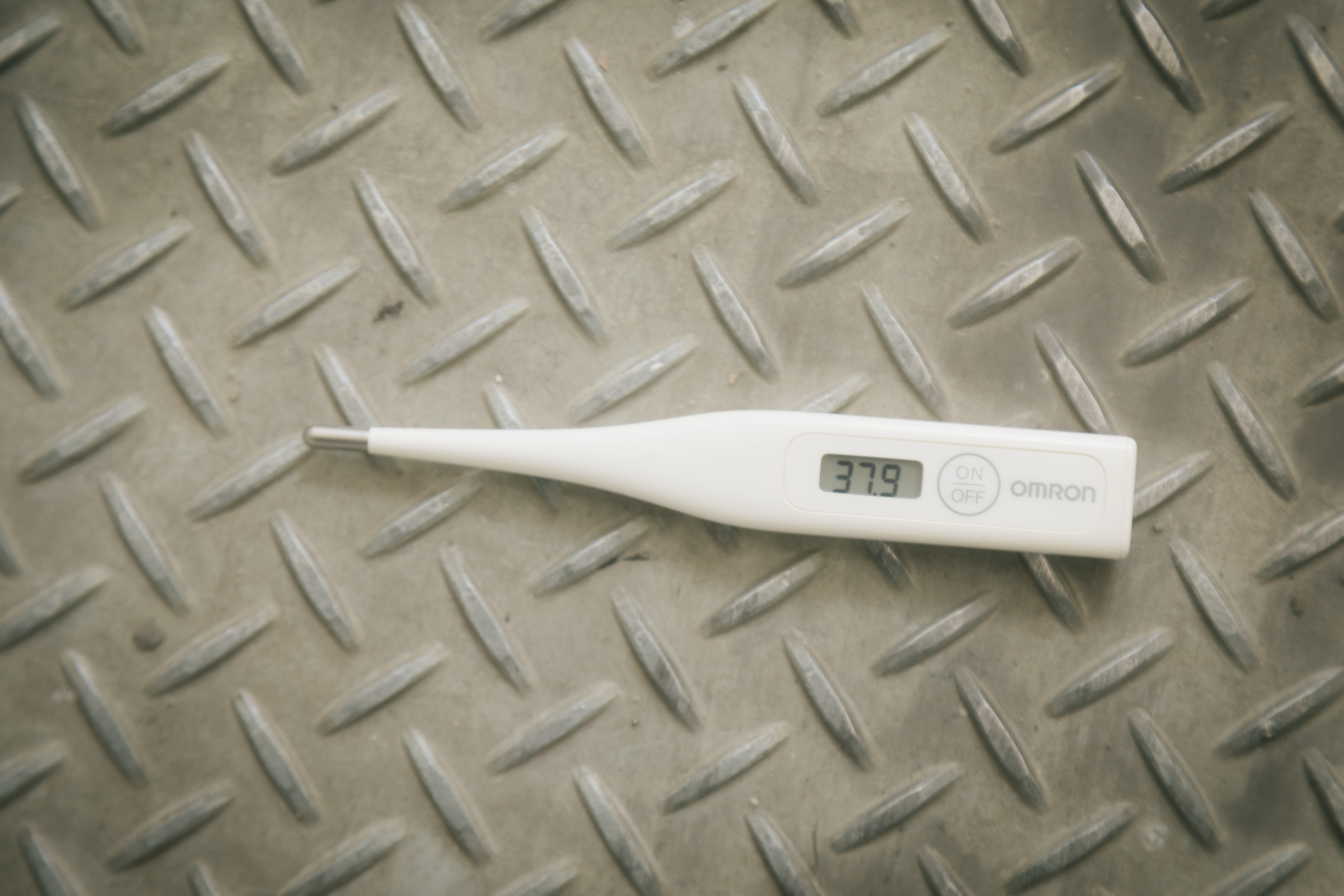 体温計 発熱の写真素材写真素材なら「写真AC」無料 フリー ダウンロードOK