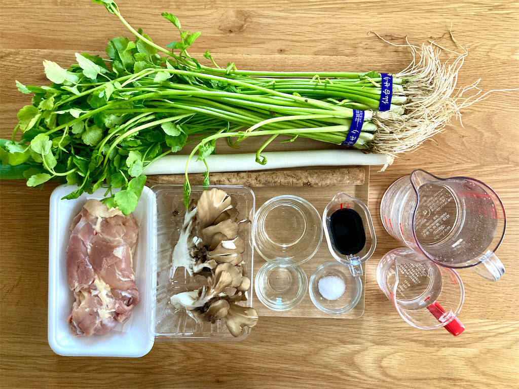 せりは根っこまでおいしい！黒い部分も食べる？洗い方やせり鍋など簡単おいしい養生ごはん農業・ガーデニング・園芸・家庭菜園マガジン AGRI PICK