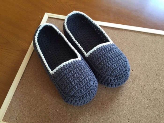 🧶DROPSの棒針編み初心者向けパターン🧦シンプルなガーター編みのルームシューズ 超極太毛糸または並太毛糸2本取り＆12号5.5mm針21cm, 23cm, 26cm, 29cm