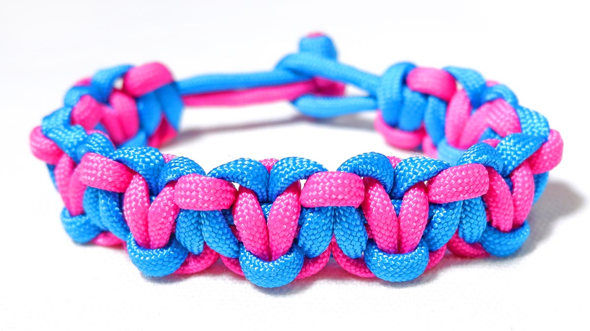 ペット用品 🍎 アップルカラーのカフェリード ♥️ 〜ハート編み〜 パラコード ハンドメイド 長さ103㎝ ☆ オーダー製作致します^ ^♡ -メルカリ
