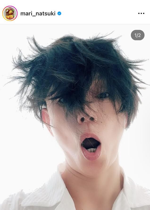 夏木マリさん💕昨年12月、両足に人工間接を入れる大手術を施した身体で、今年の春から夏にかけて4ヶ月に渡るロンドンでの公演を大成功に納めた🎵😍🎵舞台「千と千尋の神隠し」‼️その圧倒的な存在感で湯婆婆を見事に演じ千秋楽まで無事に走りきった👊😆🎵 夏木マリ