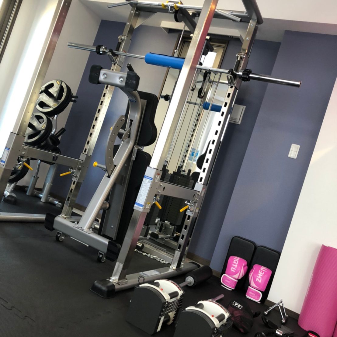 0.56インチ厚 ジム用床材 ゴムトップ付き ホームジム用 - ジム用床タイル - トレーニング器具用振動軽減マット - 20 xKaRaDaStyle ホームジム フロアマット 厚さ2cm ゴム ジム 防音 マット 衝撃吸収 振動吸収 ジョイントマット トレーニングエクササイズ 筋トレ 60×60cm