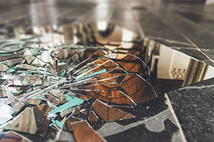 よく物が壊れる人：運気が上がる前兆？！スピリチュアルな意味を解説末石窯