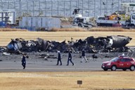 あんたら日航は何をやっているんだ！」現場にはバラバラの遺体、木の枝にひっかかったままの腕も 520人が死亡「日航機墜落事故」の衝撃写真文春オンライン