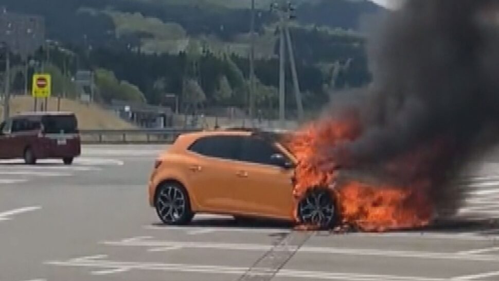 高回転キープ時の焦げ臭い匂い』 ホンダ フィット のクチコミ掲示板 - 価格.com