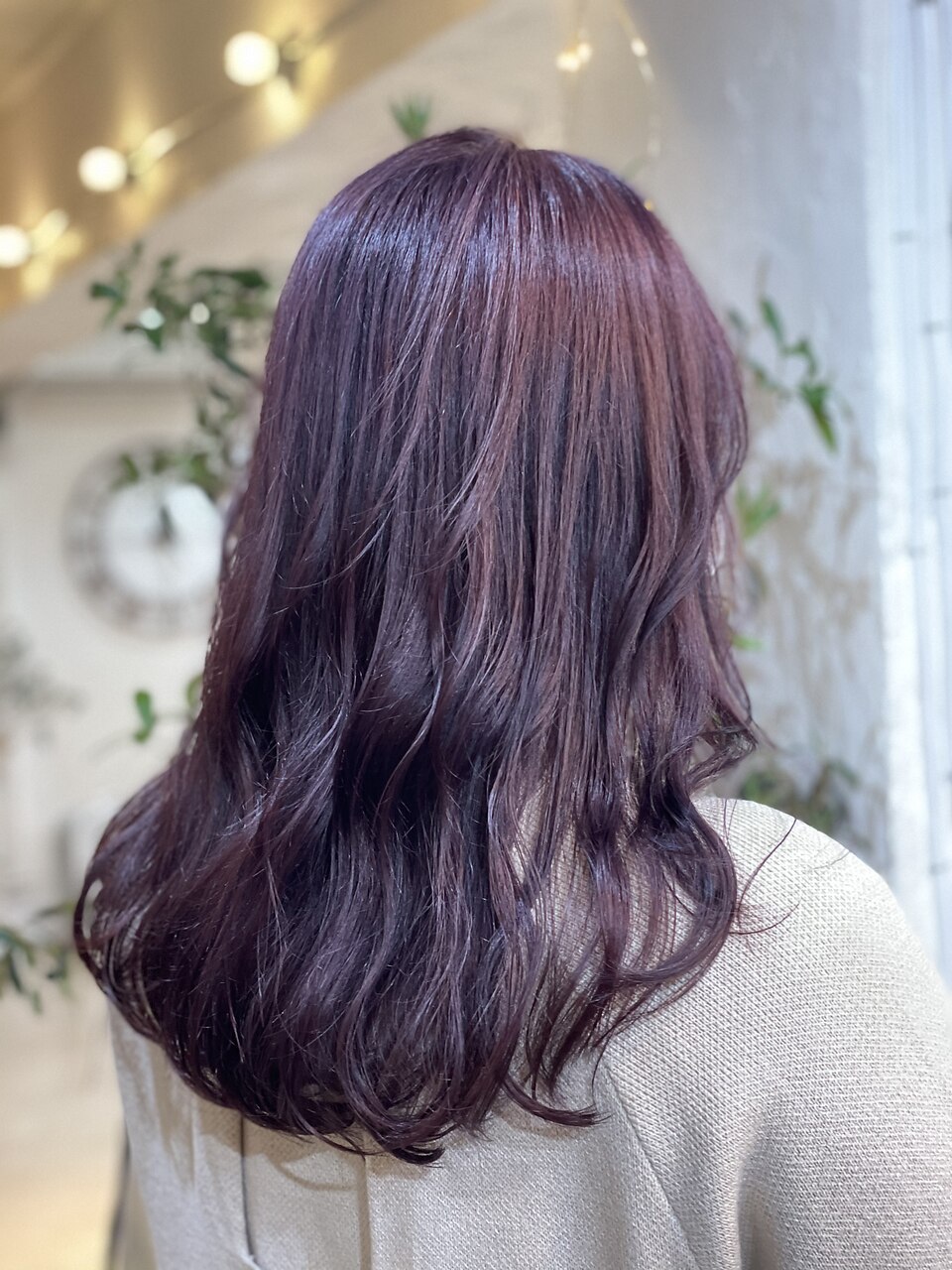 2024年最新 ブルベ冬に似合う髪色22選！ワインレッド、アッシュブラウンなどプロが選ぶおすすめヘアカラー - CanCam.jp キャンキャン