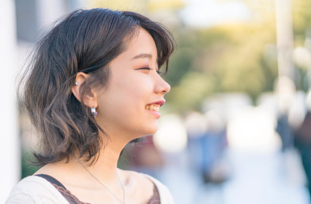 横顔がきれいな人の特徴と横顔美人になる方法Eラインは必須？ 意外な解決法もあった！Oggi.jp