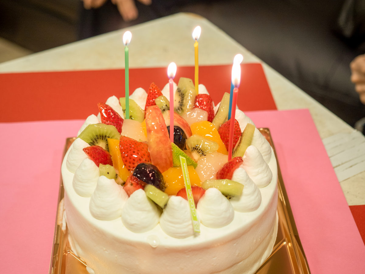 生活リハビリデイサービス りふりデイサービスの誕生日会を盛り上げる方法！出し物やおすすめのプレゼントなど紹介