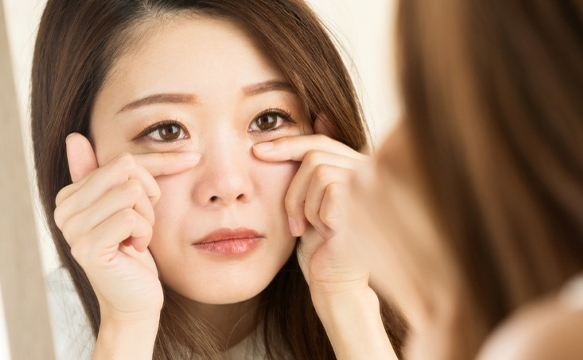 目の下のたるみの原因と改善法10選簡単自力トレーニングでクマ対策も叶う！ - Beauty produced by au Webポータル