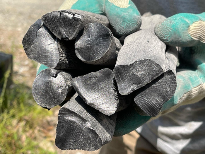 麻炭ガラス・ランプシェード『白煙』 つりがね型 E17ソケットヒマラヤ産原種 麻炭使用受注制作