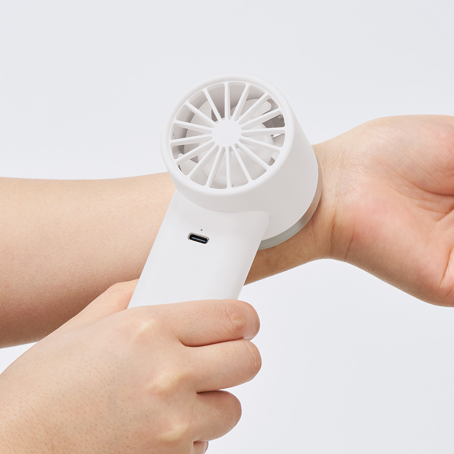 シシベラの冷却プレート付ハンディファンの口コミを分析メリットから購入前の注意点まで徹底解説 - 家電のウィズダム