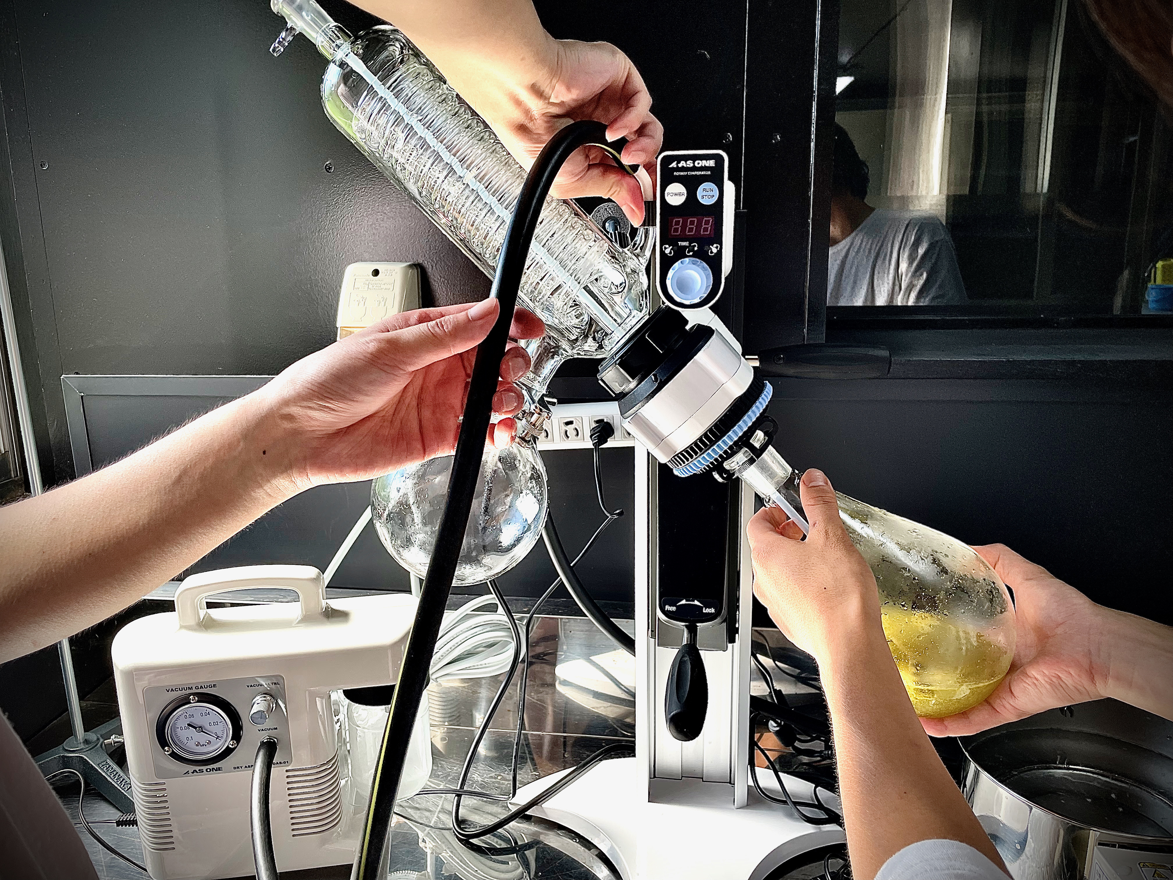 ロウリュウ体験をはじめました！幸せ国産アロマオイル公式通販八女飛形蒸留所