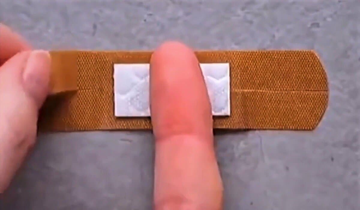 指用 キズパワーパッドTMバンドエイド® BAND-AID®