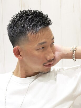 ツーブロックソフトモヒカンREALCE レアルセ のヘアスタイル美容院・美容室を予約するなら楽天ビューティ