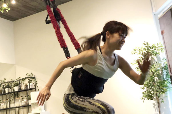 バンジーエクササイズやってみた 浮遊感がクセになる、新感覚エクササイズの体験レポート！yoi ヨイ- 心・体・性のウェルネスメディア