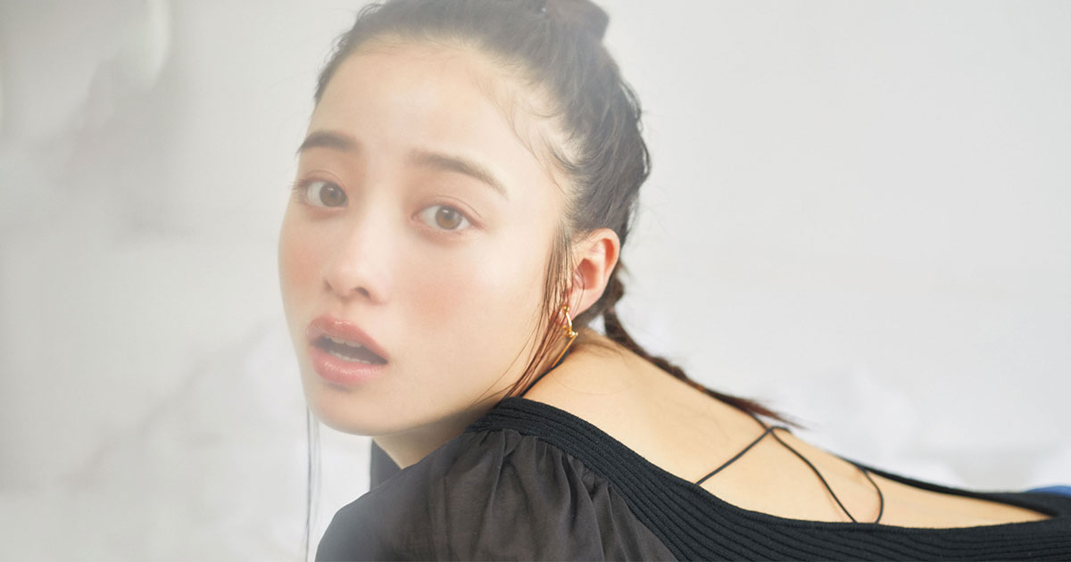 橋本環奈、透明感をキープする秘訣は？「おうちに帰ったらすぐにメイクを落とすこと」セルフメイクのこだわりなど