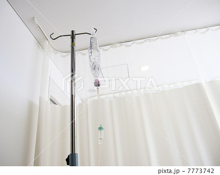 点滴イラスト・フリー素材なら「シンテリ」