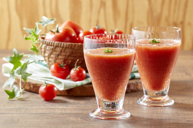 トマトを食べると日焼けしない？タイミングは？│美白に良いと言われる3つの理由mocobe モコビ