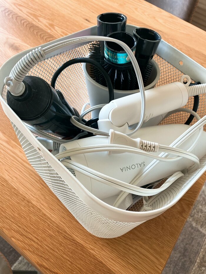楽ちんなのにキレイ！ ドライヤーのベストな収納法とは