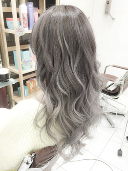 暗髪透明感グレージュカラーの魅力とおすすめヘアカラ