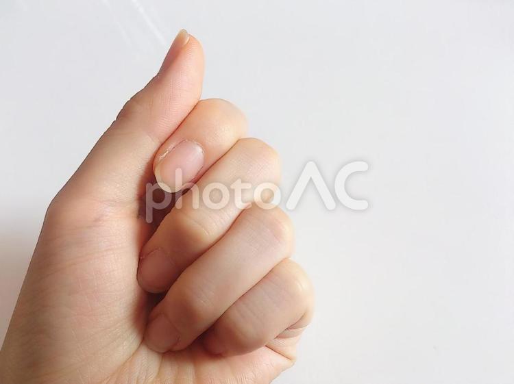 女性の手の写真Unsplashで無料写真をダウンロードする