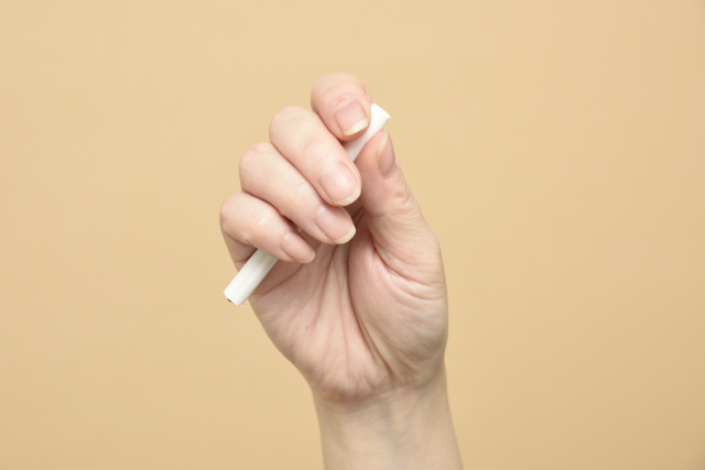 たばこ臭い人の息、実は「歯周病」のせいかも 歯科医が禁煙支援する日が来る？情報戦の裏側ダイヤモンド・オンライン