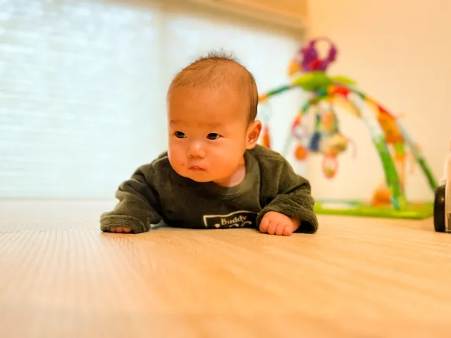 医師解説 タミータイム うつぶせ遊び とは？6つの効果と月齢別のやり方、注意点について解説