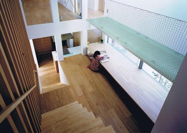 プロが教える 階段の踊り場をおしゃれに設置する方法！ちょっとしたスペースの活用を楽しもうHello Interior NOTEノート